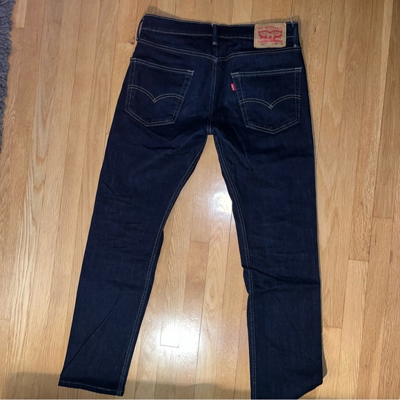 Men’s Levi 502 30x32 Dark Wash Jean - Picture 2 of 3